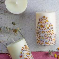 Свеча из соевого воска с кусочками янтаря и ароматом лемонграсса, 11х7см