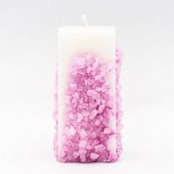 Стеариновая свеча с кристаллами розовой соли, 14х8см.